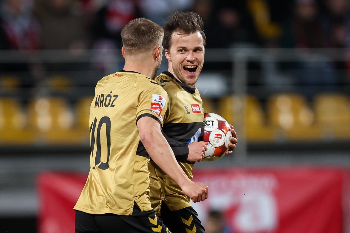 Piłka Nożna: Betclic I Liga. Pogon Grodzisk Mazowiecki - Polonia Warszawa. - Agencja Fotograficzna